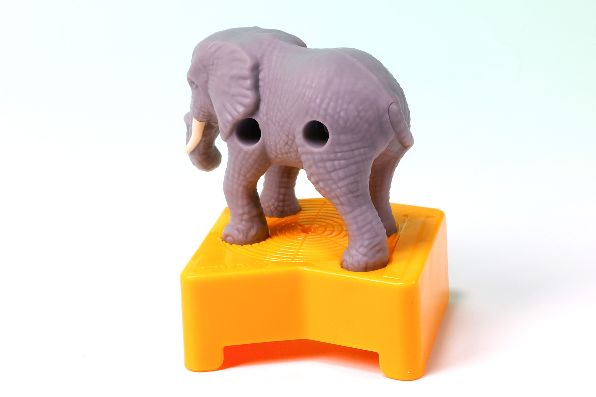 フィギュアとして飾っておいても邪魔にならないサイズだ