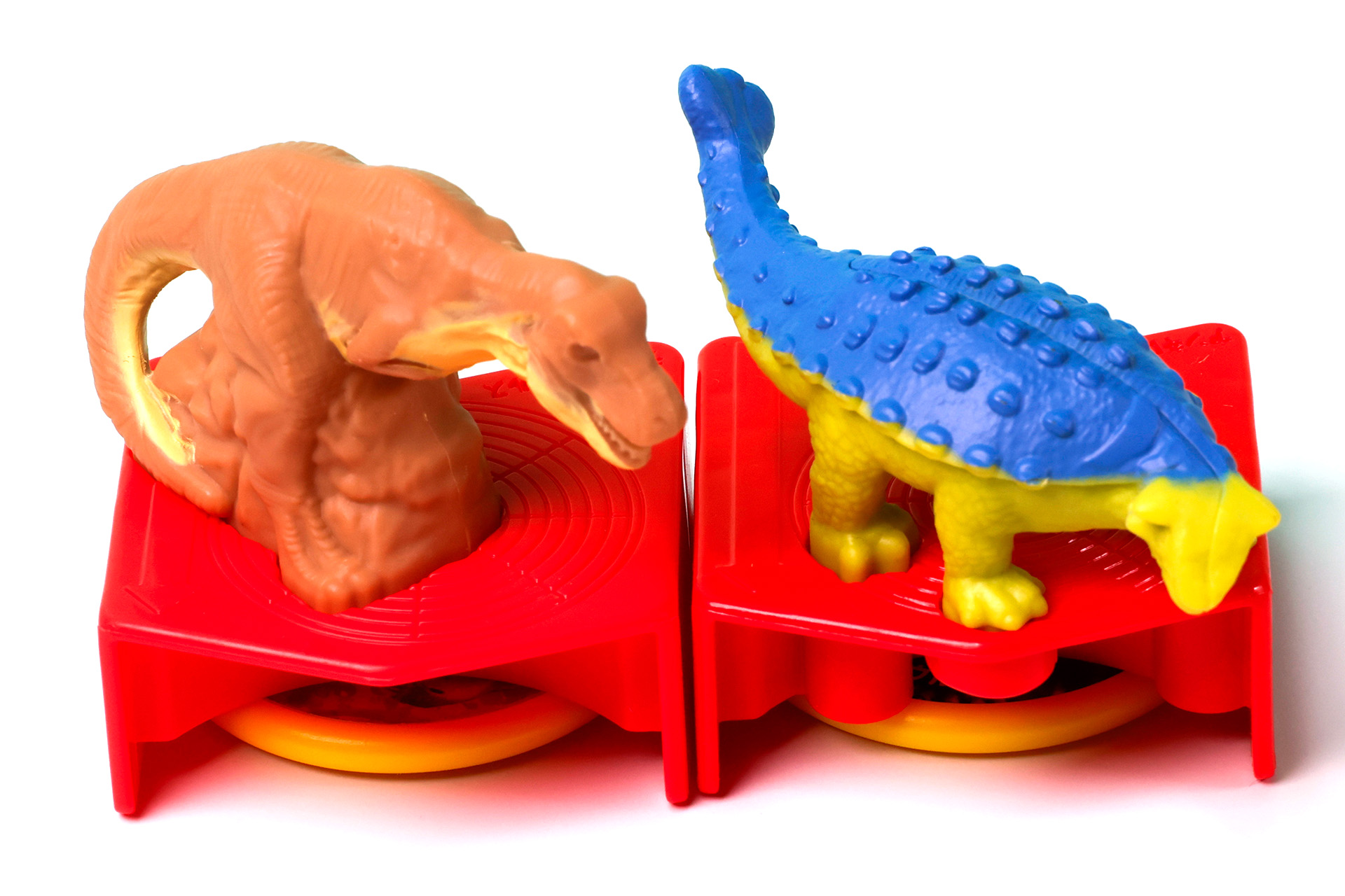 フィギュアの下の台座部分は、生物ごとに共通した色が付けられている