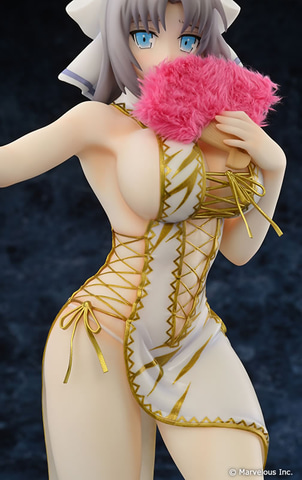 閃乱カグラ NewWave Gバースト」より左右が開けた白チャイナ姿の