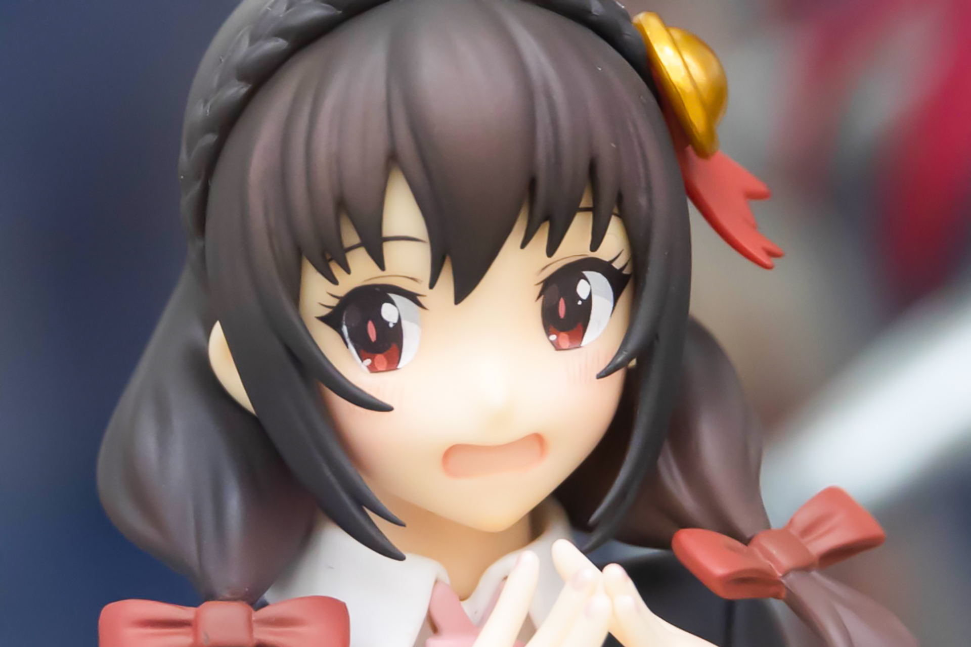 口の形が焦っているような表情を上手く表している