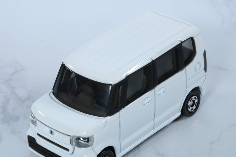 ヘッドライトやフロントグリルと愛嬌のあるデザイン