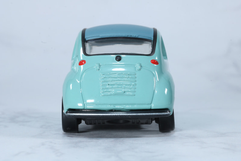 後部は緩やかなカーブを描き、かわいらしい印象