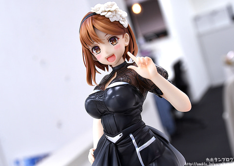 ライザのアトリエ2」よりシックな黒色のドレスを纏ったライザの