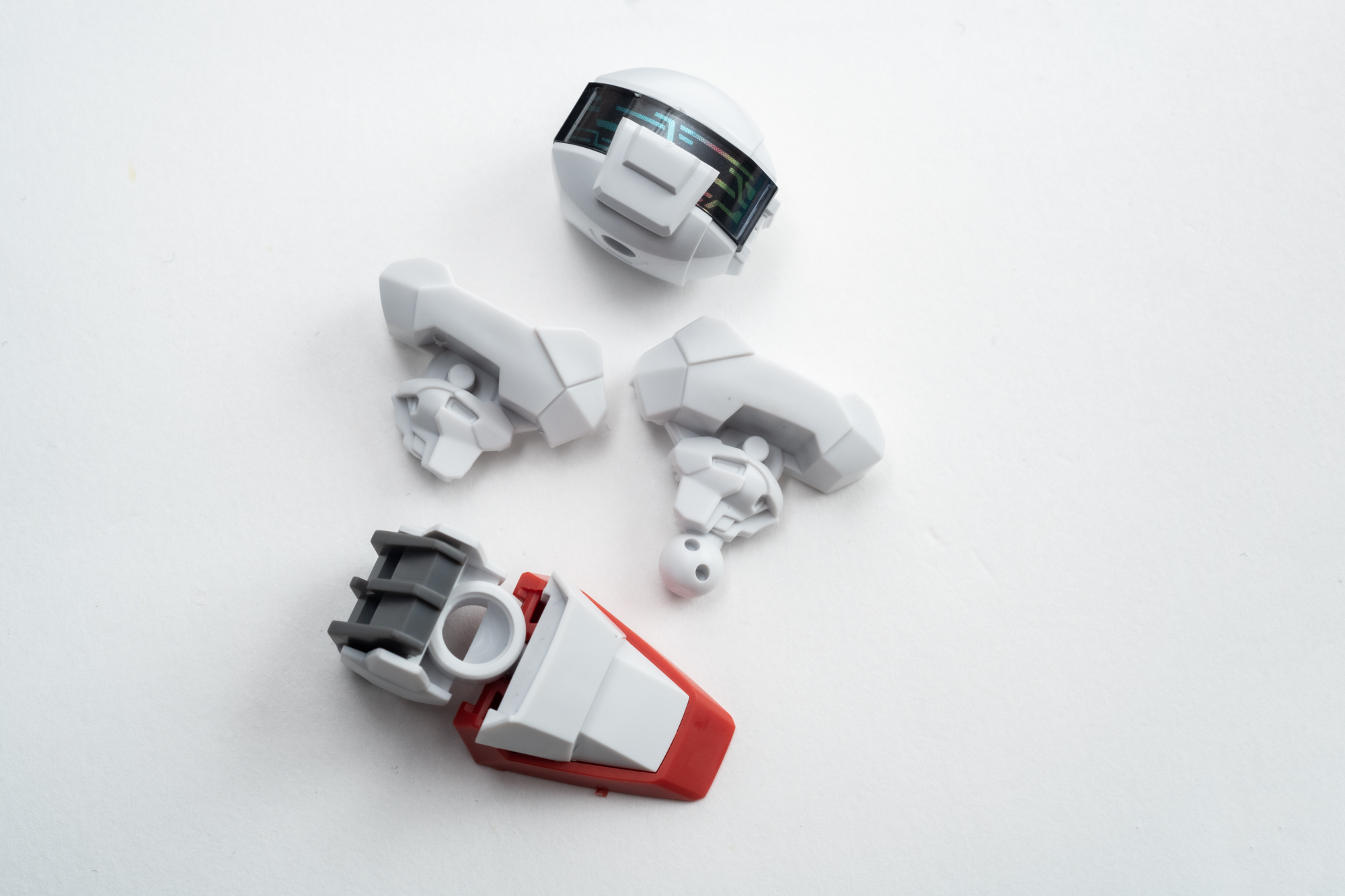 組む時に太もものパーツの向きに注意