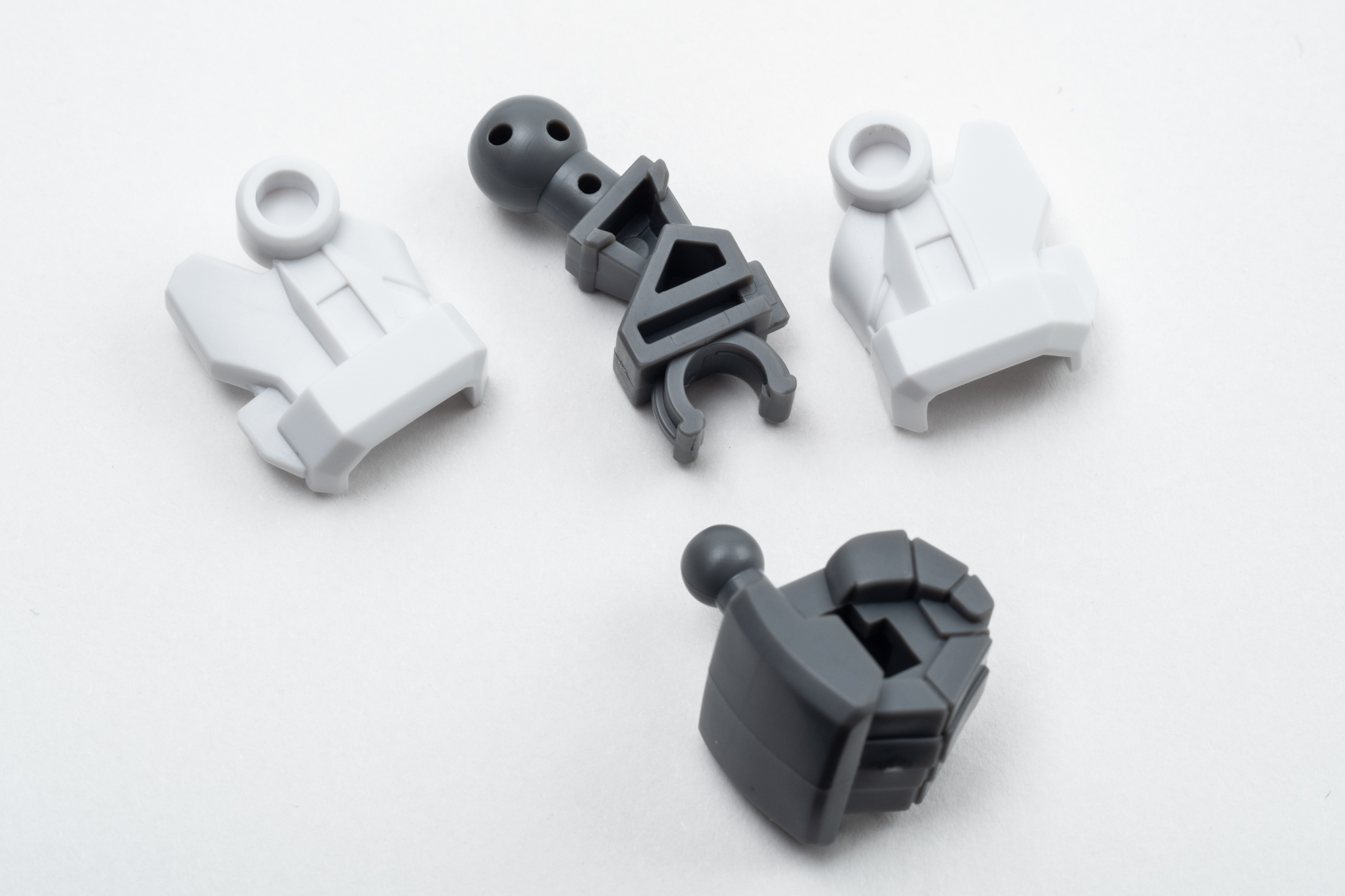 SDフレームでは肘部分が固定されています