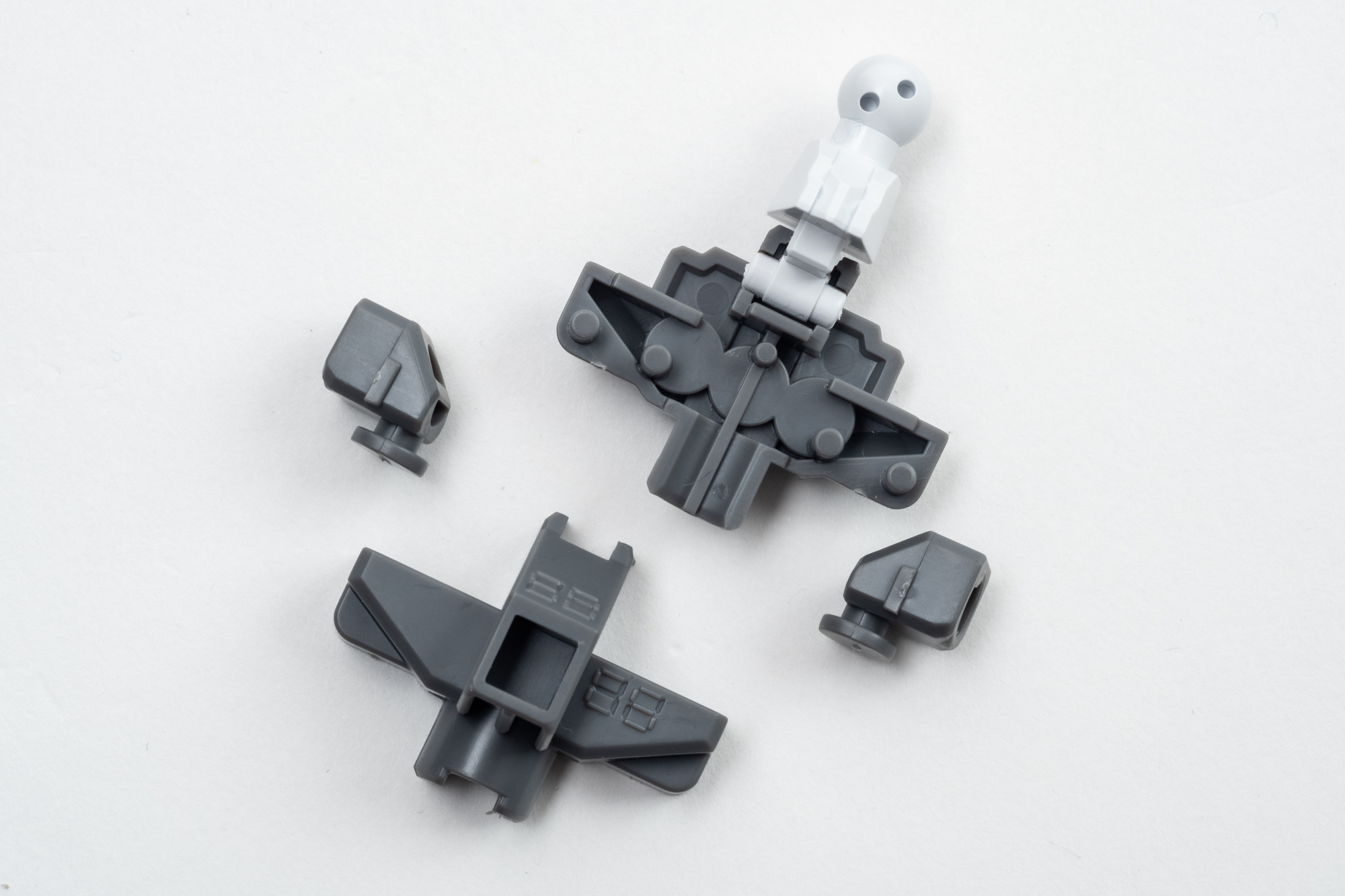 ボディフレームはシンプルですが、レイヤーを重ねるごとに変化します