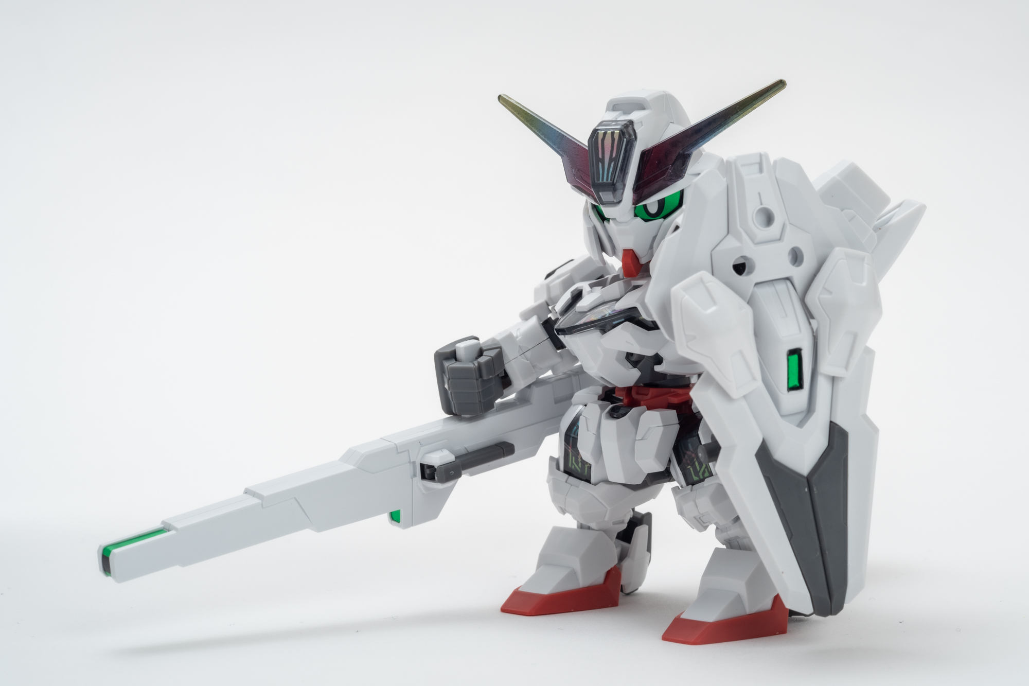 武装の大きさに迫力があってSDサイズでもなかなかの大きさを感じます