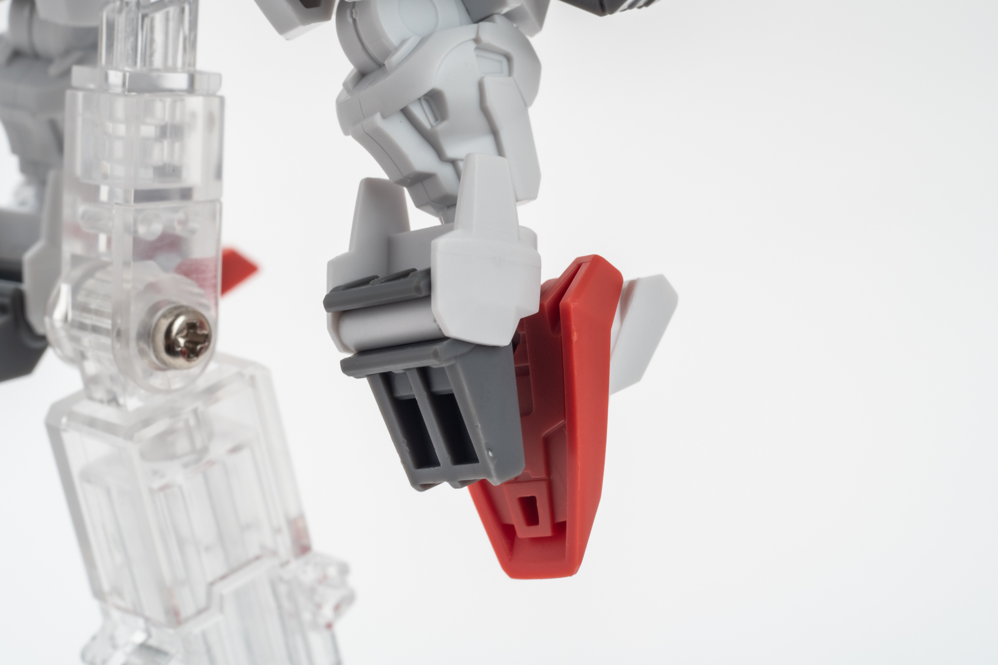 足先を折り畳むハイマニューバモードも再現！