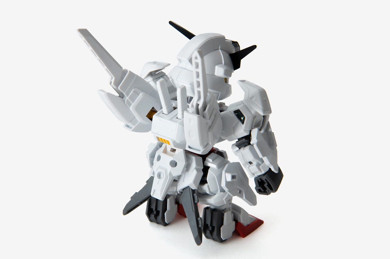 バックパックにボリュームが出て後ろ姿もかっこいい