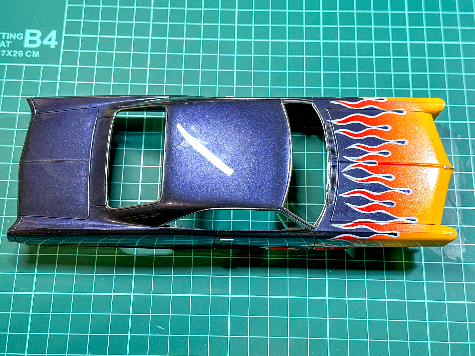 スミ入れが完了したボディパーツ。これにてボディパーツの塗装はすべて完了です。