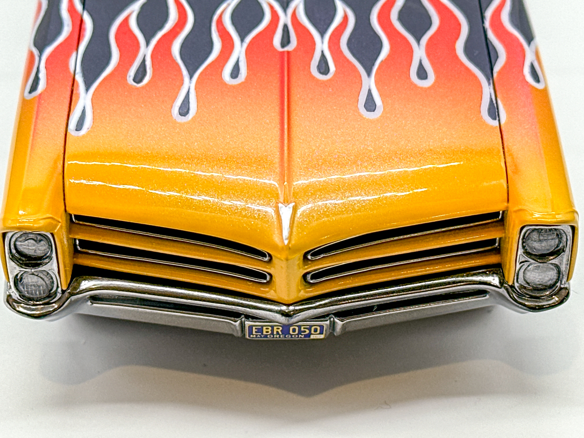 ファイアパターンのアップ。「GP-04 プレミアムガラスパール」が細かい輝きを放っています。