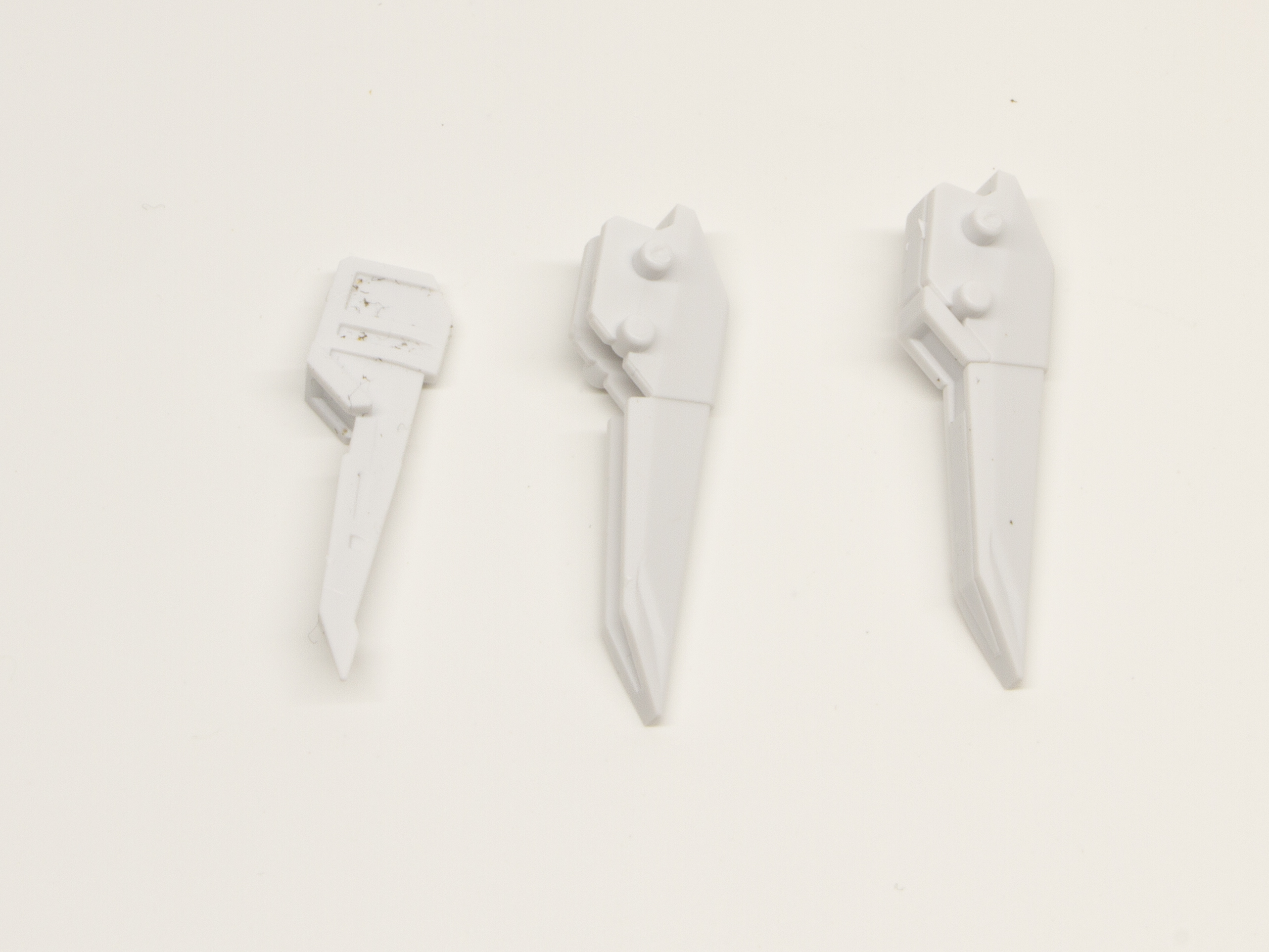 肩パーツの組み立て