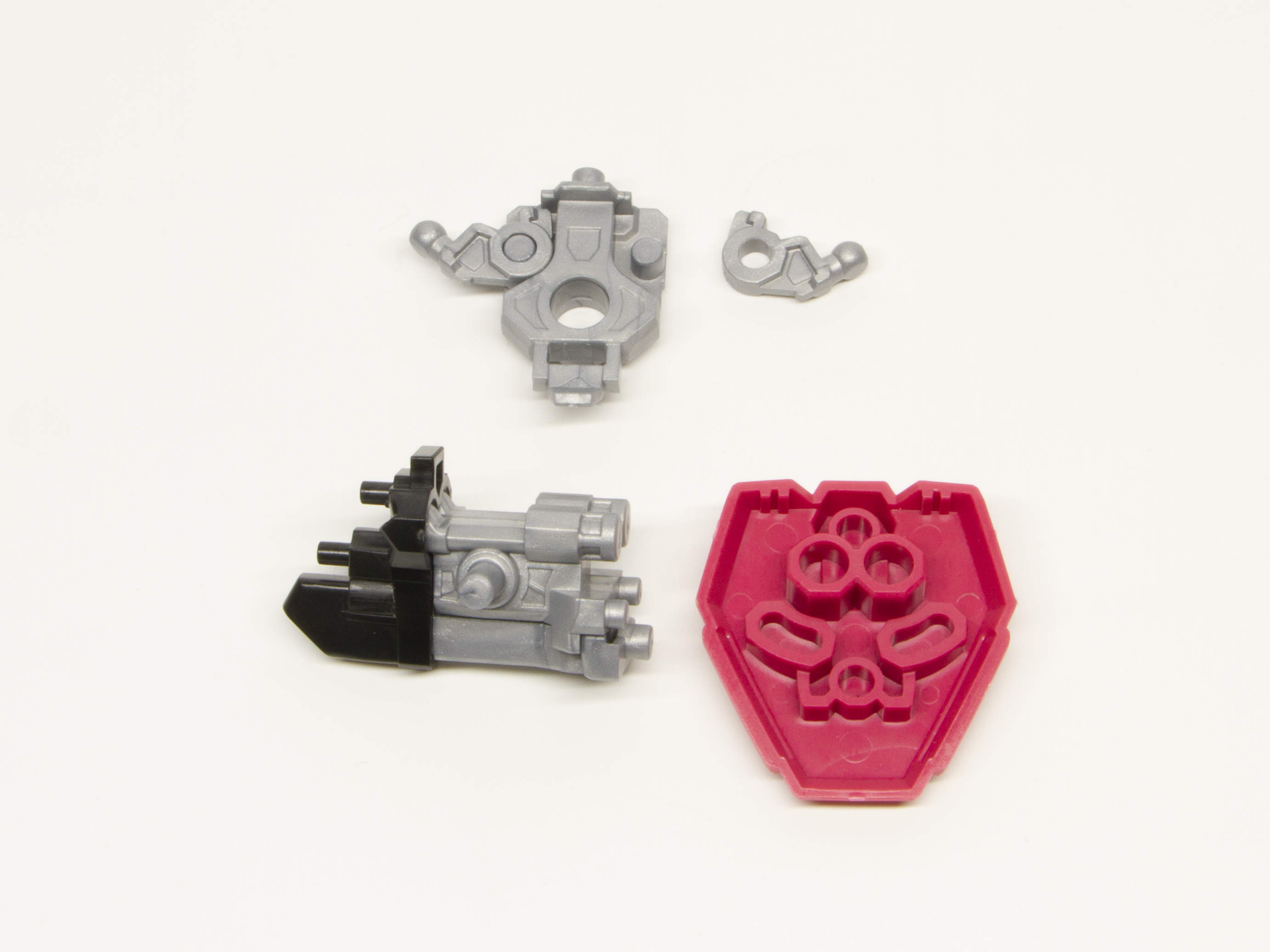 サイドスカートの接続軸が前後に動く仕様