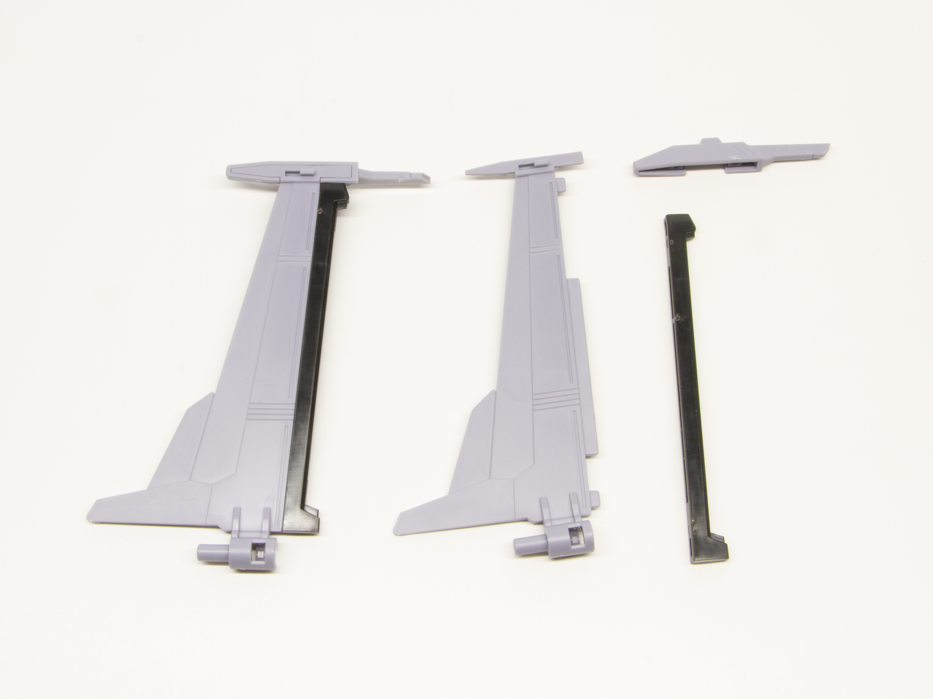 翼下部の組み立て