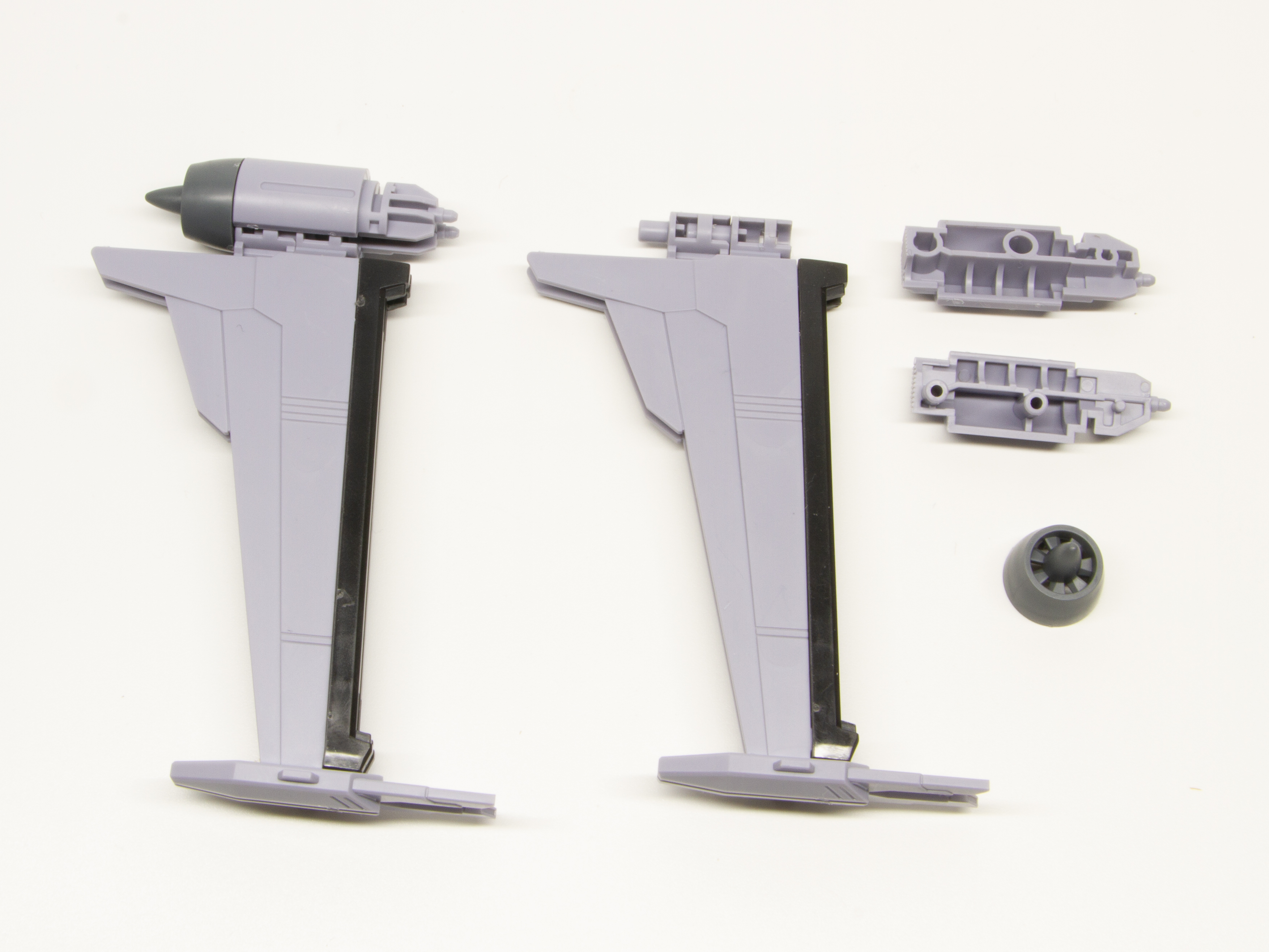 基部のパーツで挟み込む