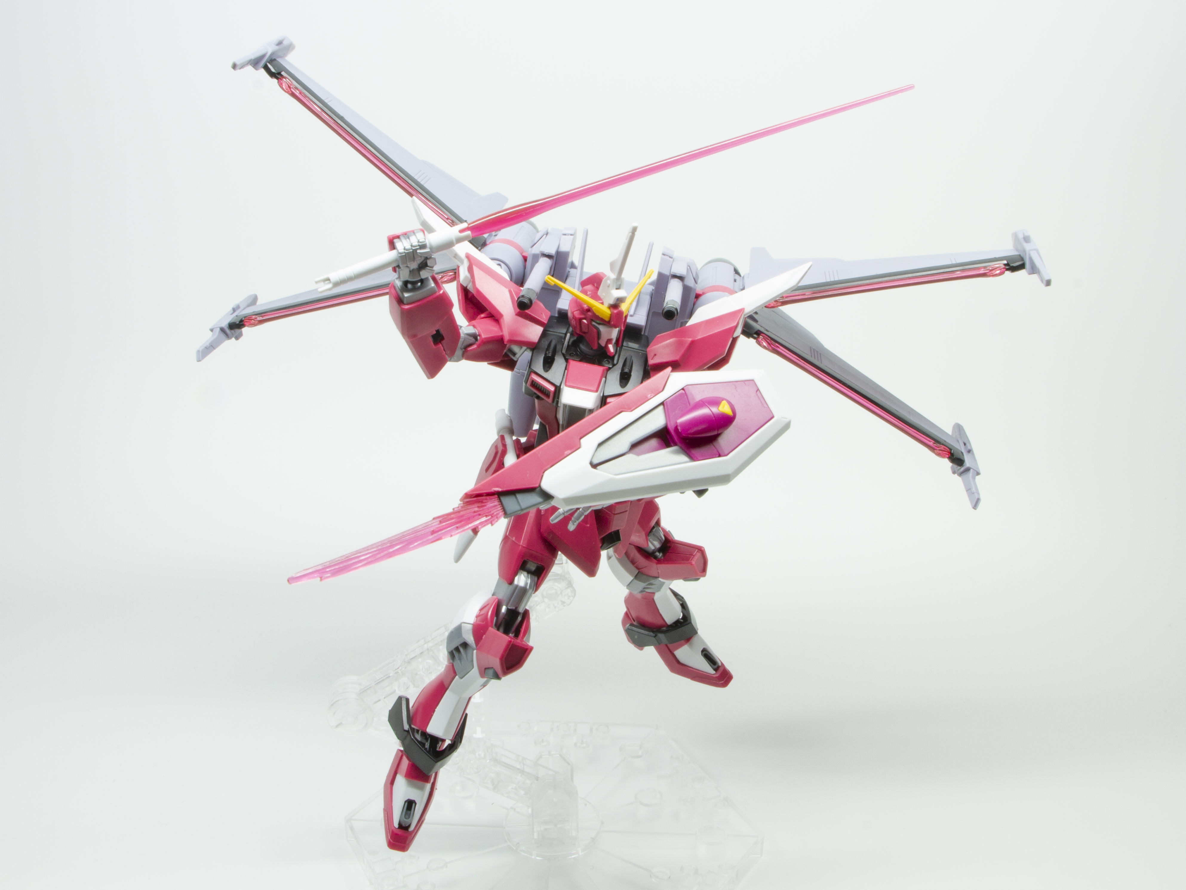 6月8日の配信開始時に見直したら、ビームブーメランをシールドに付けたまま刃を展開していた