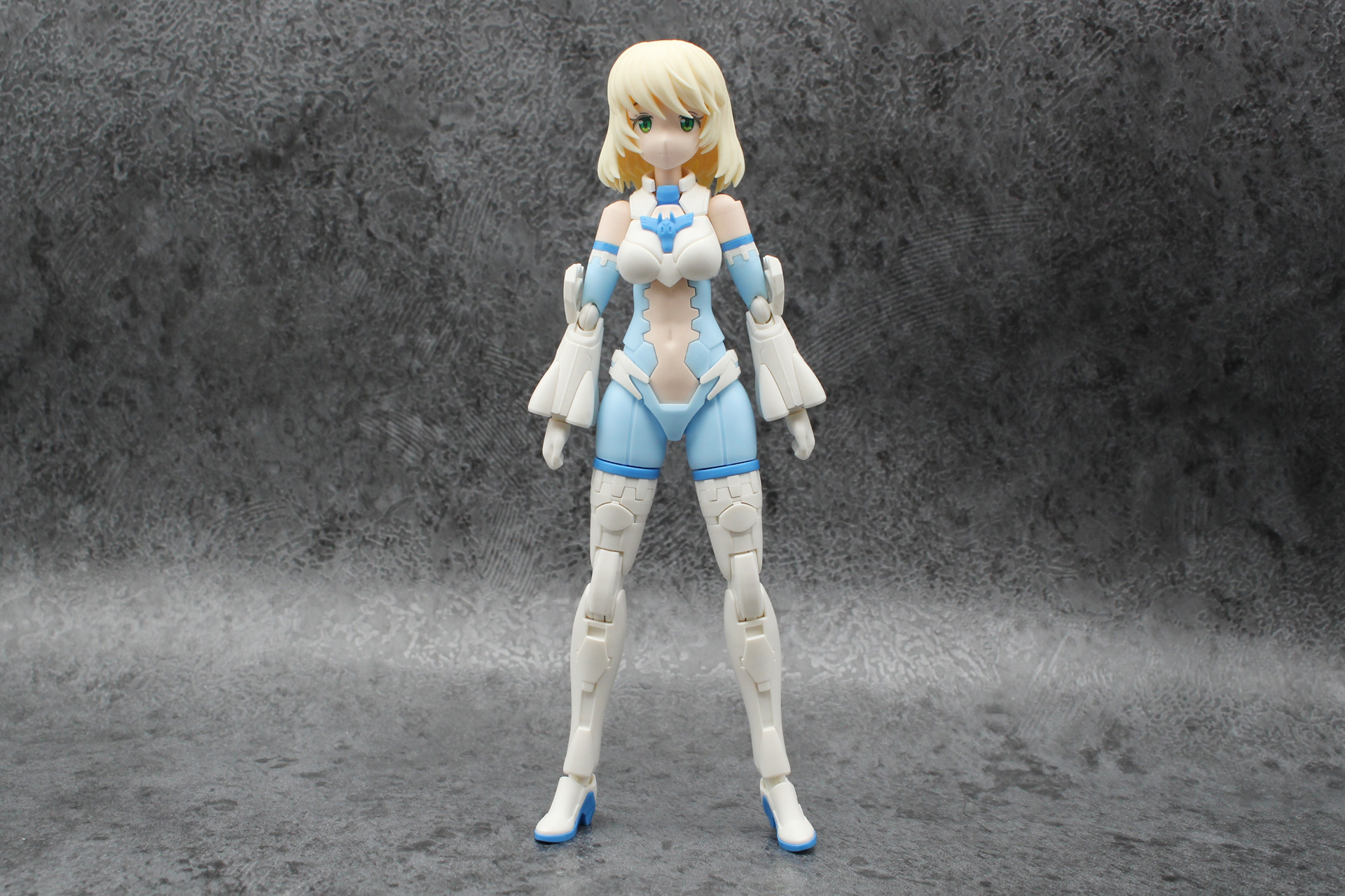 完成したパーツを組み付けて、ノーマルモードが完成