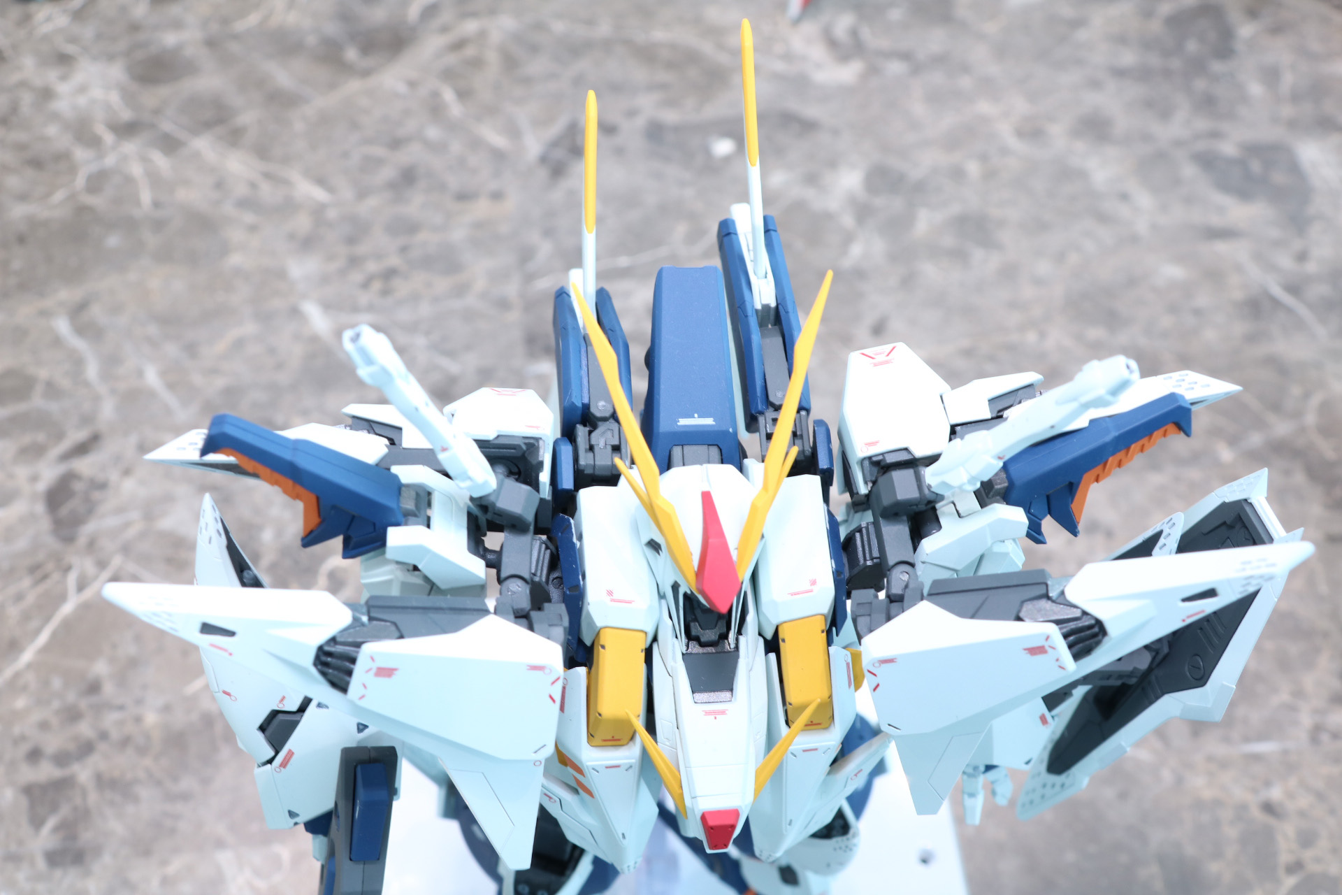 手首パーツも細かく色分け