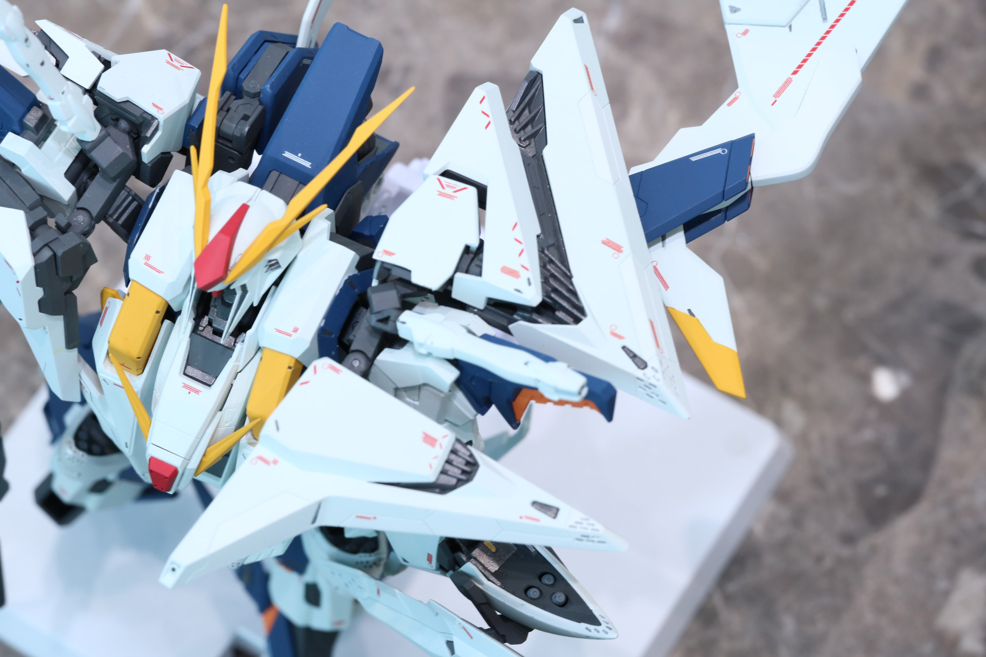 フライト・フォームへの変形は差し替えなしで再現できる