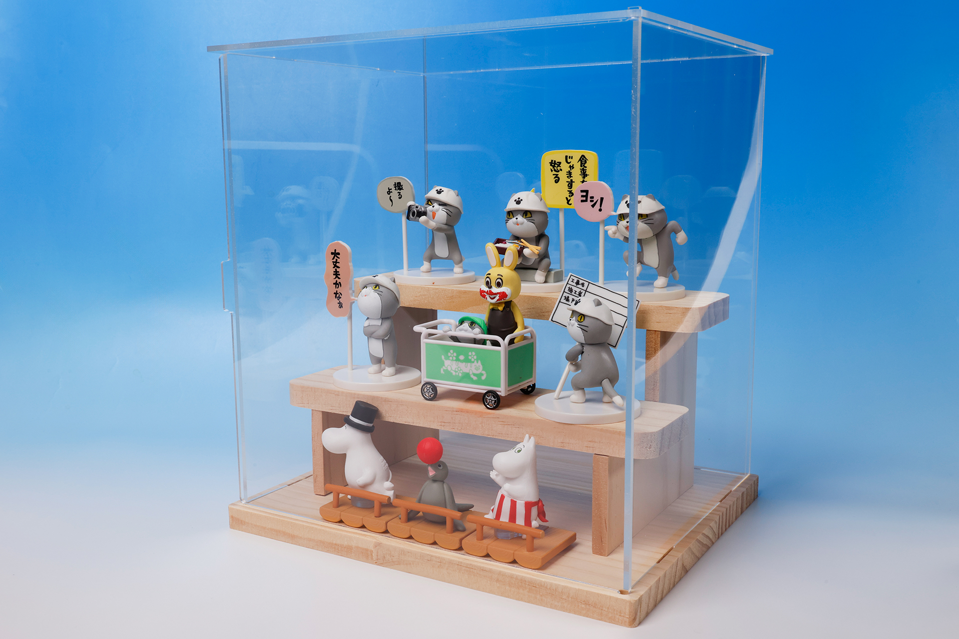 実際にケースの中にカプセルトイを並べてみると、結構なボリュームになる