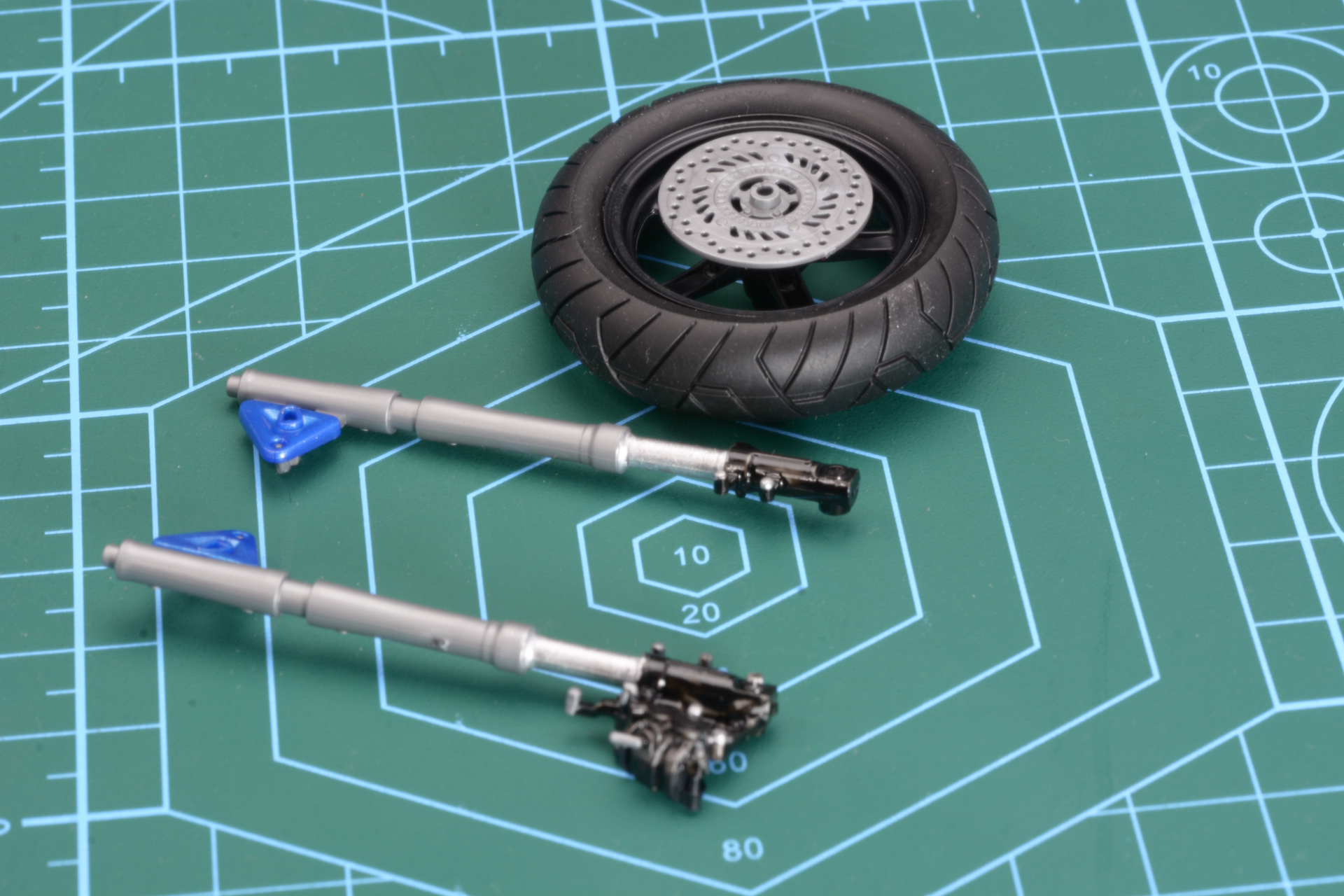 フロントフォークとフロントホイール