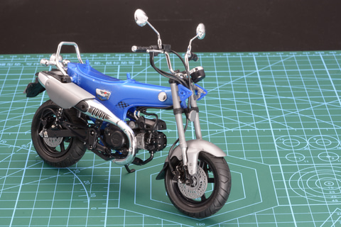 タミヤ　ダックス125 1/12ホンダ　塗装済完成品 タミヤ 1/12 Honda ダックス125 タミヤリミテッドエディション