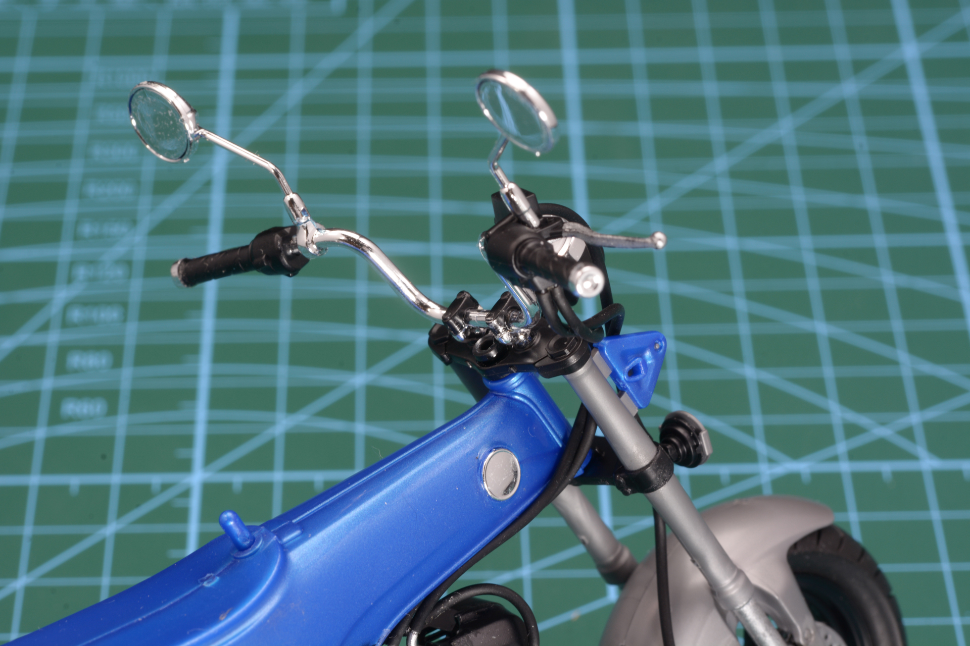 メッキパーツのアクセントがカッコイイ