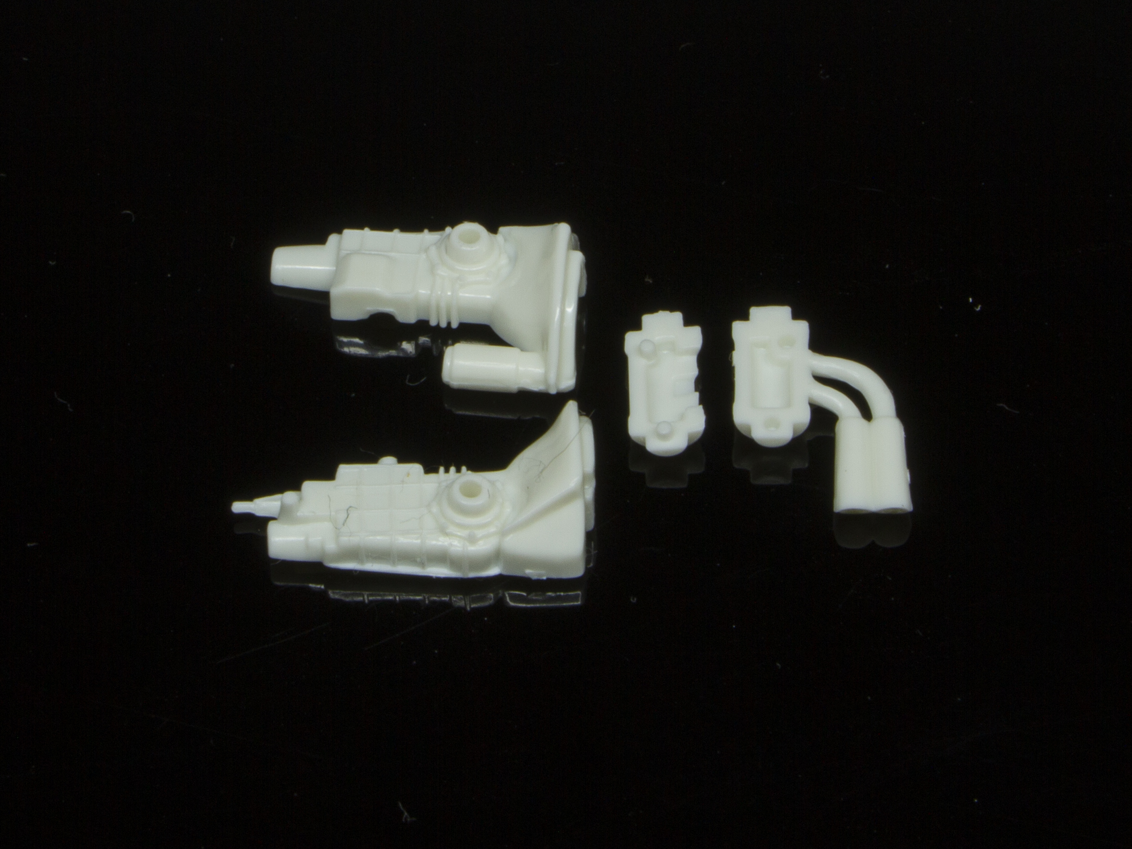 トランスミッションとマフラーの組み立て