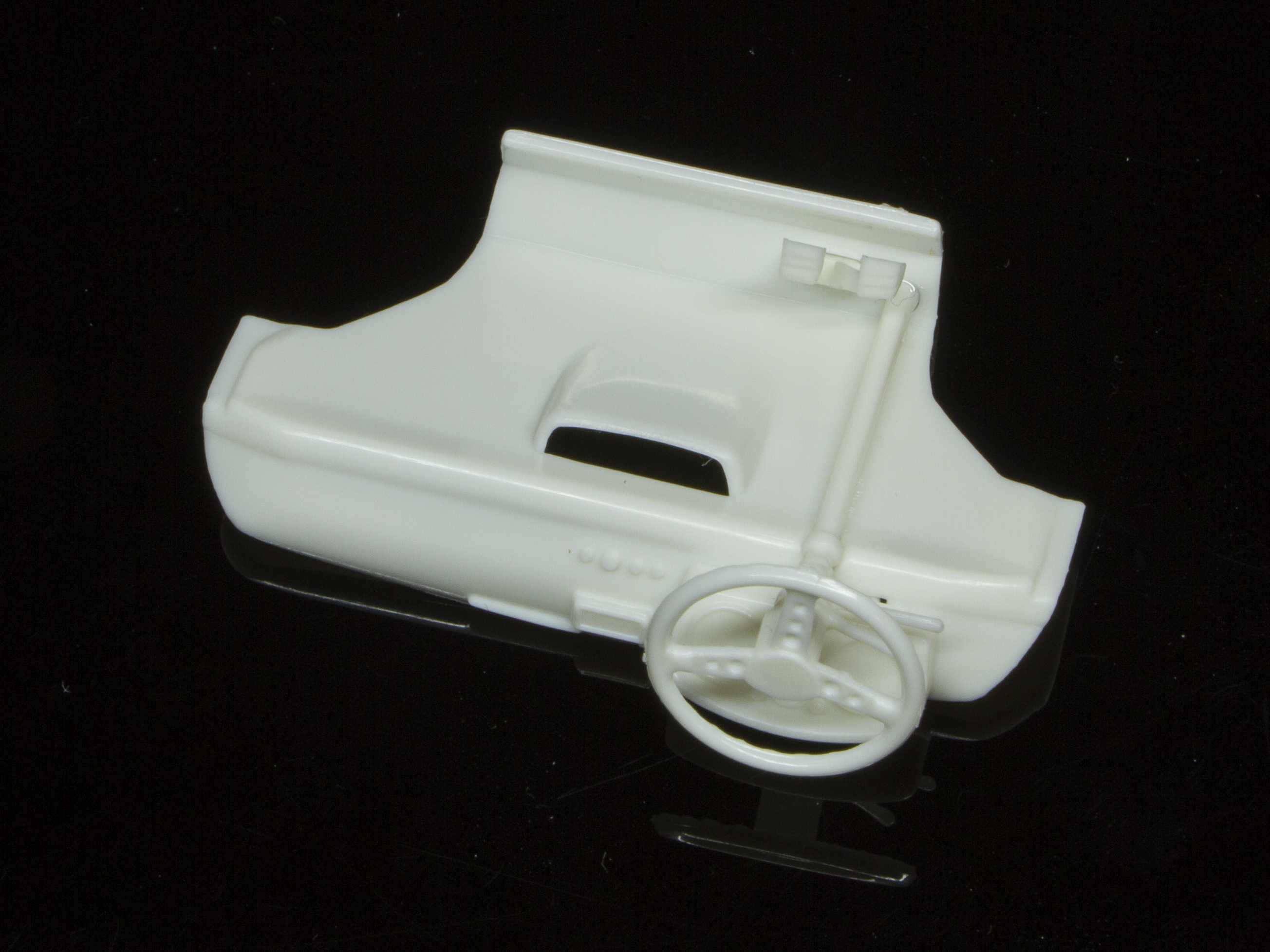 計器やハンドル部の組み立て