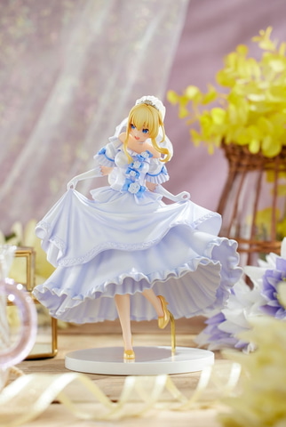 この素晴らしい世界に祝福を！」より踊り子のような衣装のアクアと花嫁