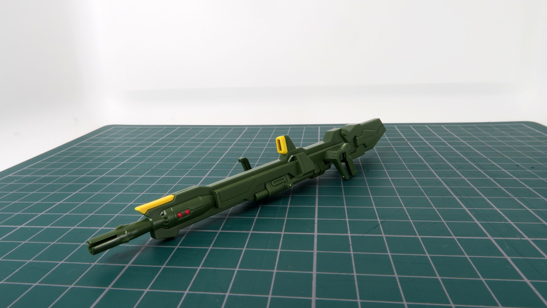 少ないパーツ構成にも関わらず、赤や黄色の細かい部分が別パーツで色分けされているので、そのまま組むだけでも見た目がしっかり再現される