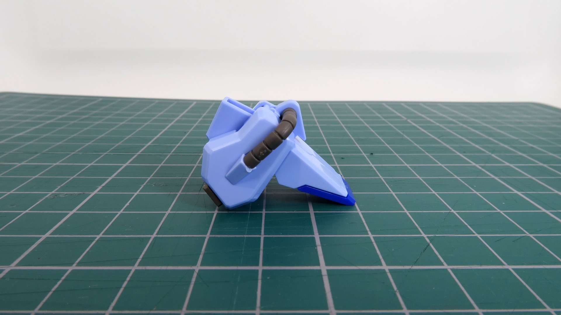 肩アーマーは5つのパーツで構成されている