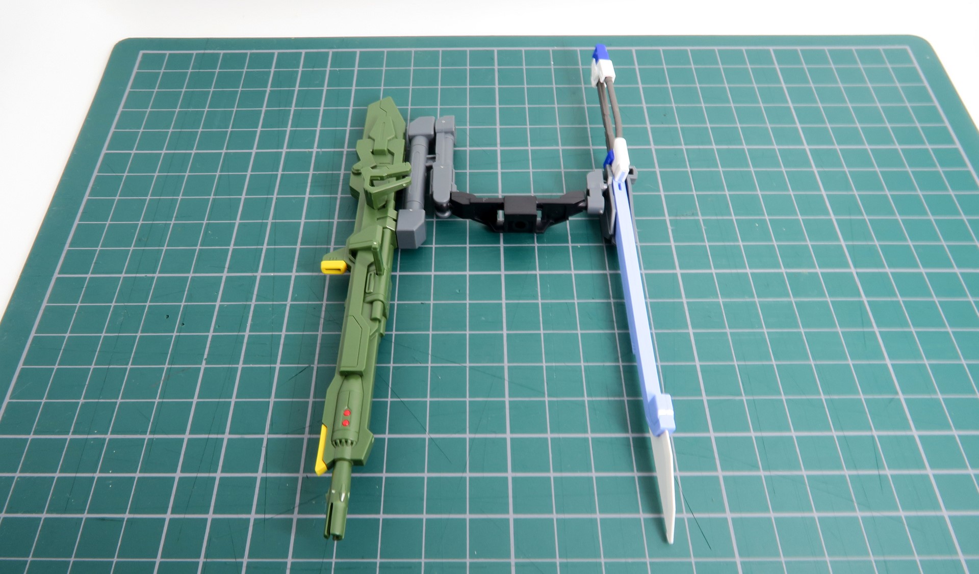 ジョイントパーツにアグニとシュベルトゲベールのパーツを装着