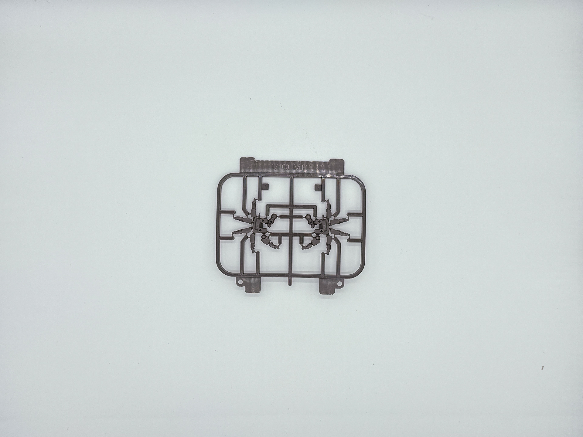 「MG 1/100 シナンジュ・スタイン (ナラティブVer.) Ver.Ka」を構成するパーツ。一部ランナーは同一のものが複数同封されています。