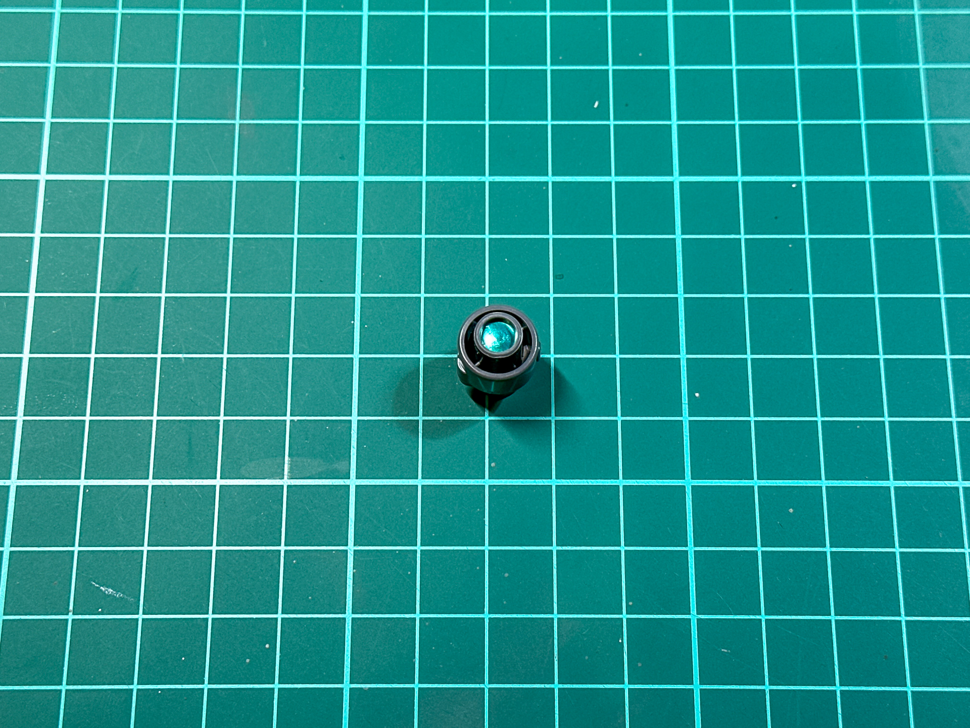 スコープのレンズ部分はシールによる色分けです。