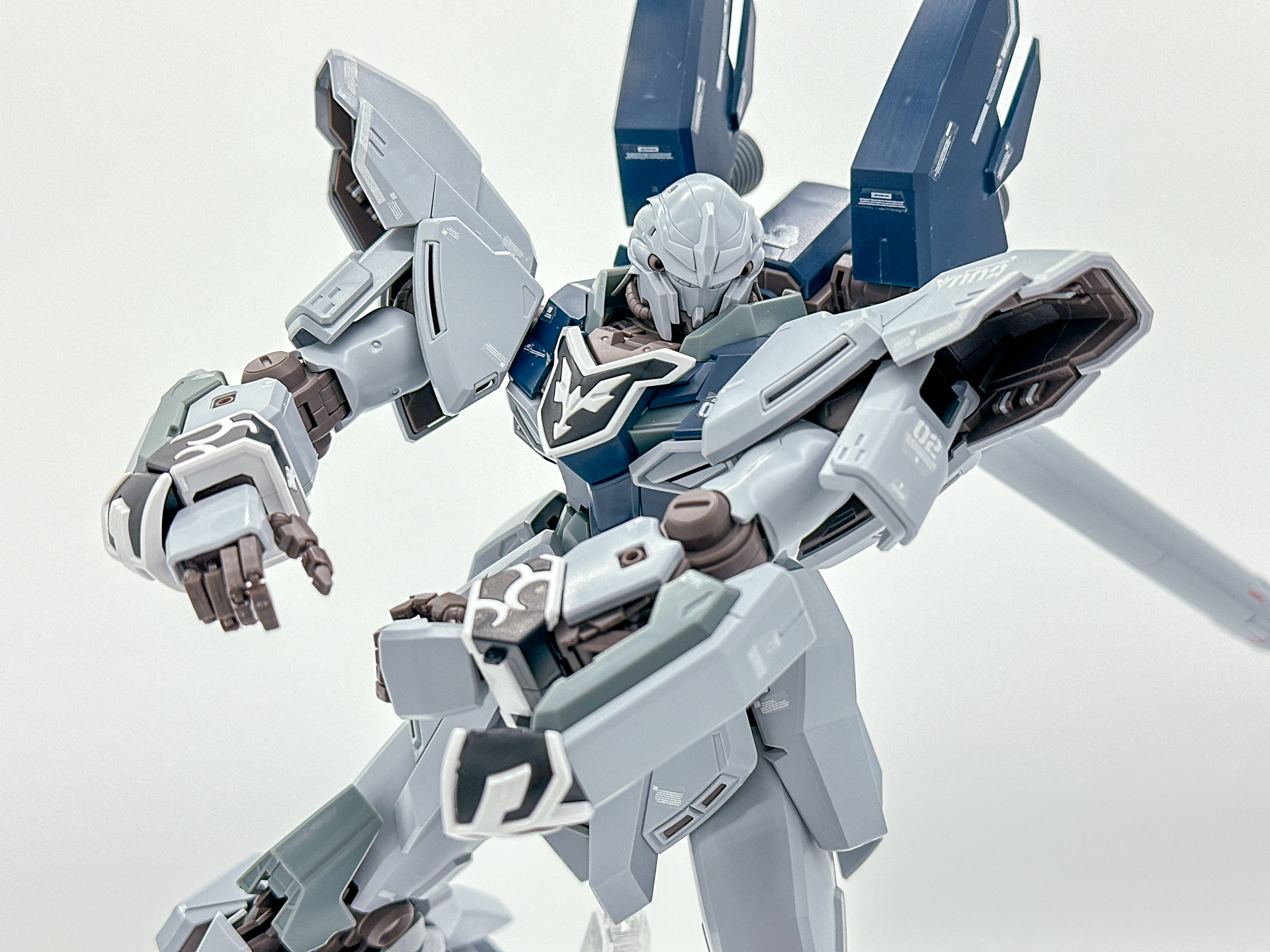 抜刀シーンをポージングしてみました。エモーションマニピュレーターSPにより自然な手の形状を再現することが可能です。