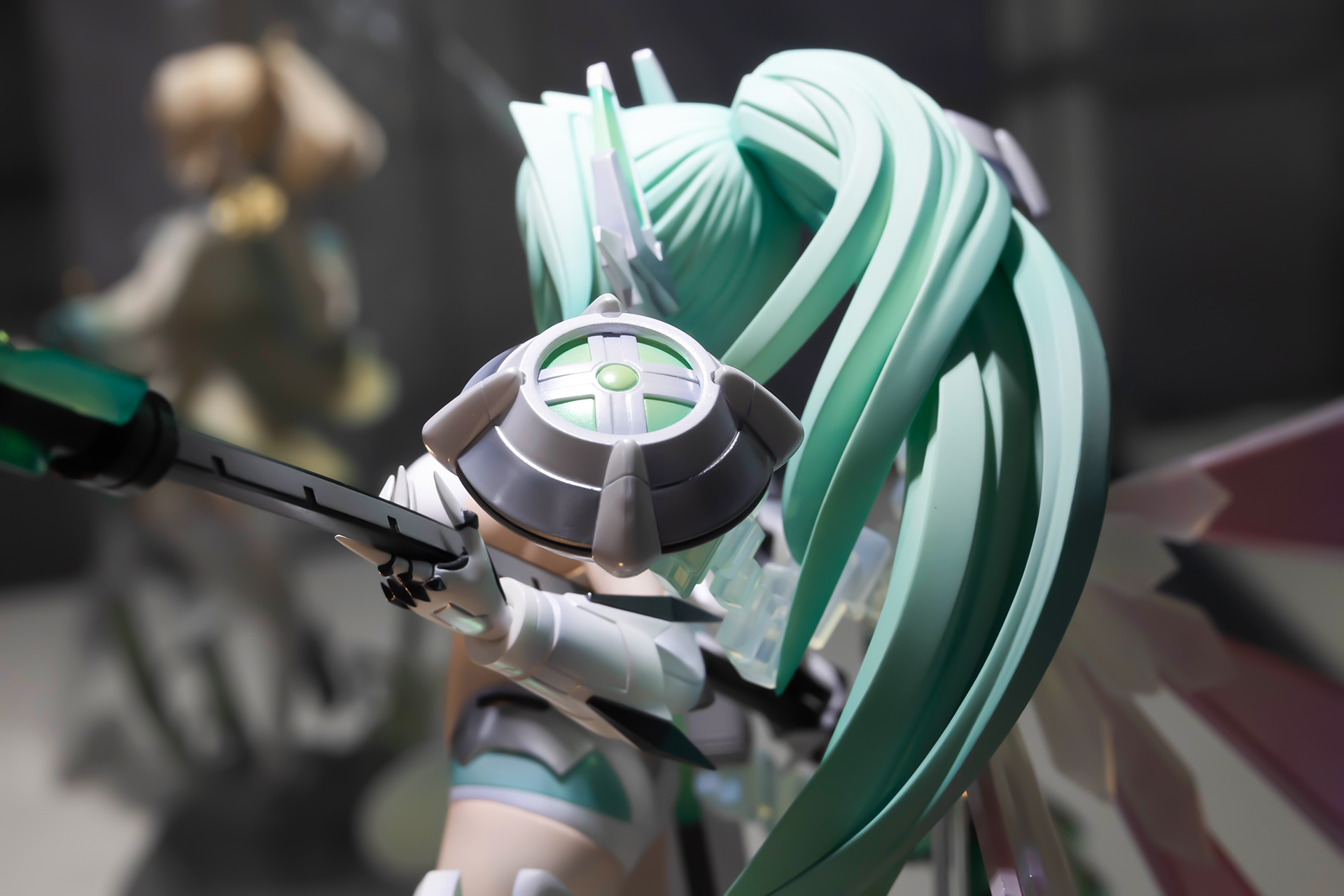 あちらこちらに異なる形状の装備が付けられており、見ていて飽きない