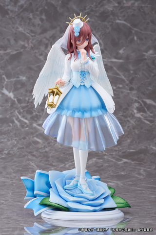 美少女フィギュア　アリス　三玖　ノワール　エリー　ホロ　ロボ子さん　南宮桜桃 五等分の花嫁∬」より中野三玖が天使をイメージした装いでスケール