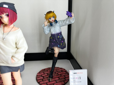 DMM Factoryより「【推しの子】」や「オバロ」などのフィギュアが展示