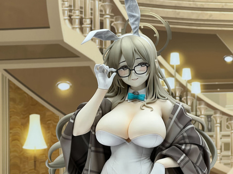 バニー姿の「室笠アカネ」、ファンシーな「ミカ」、ミステリアスな