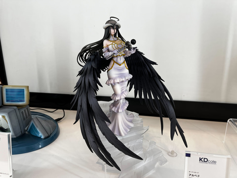 リコリコ」の千束の晴れ着姿やセクシーな「オーバーロード」のアルベド