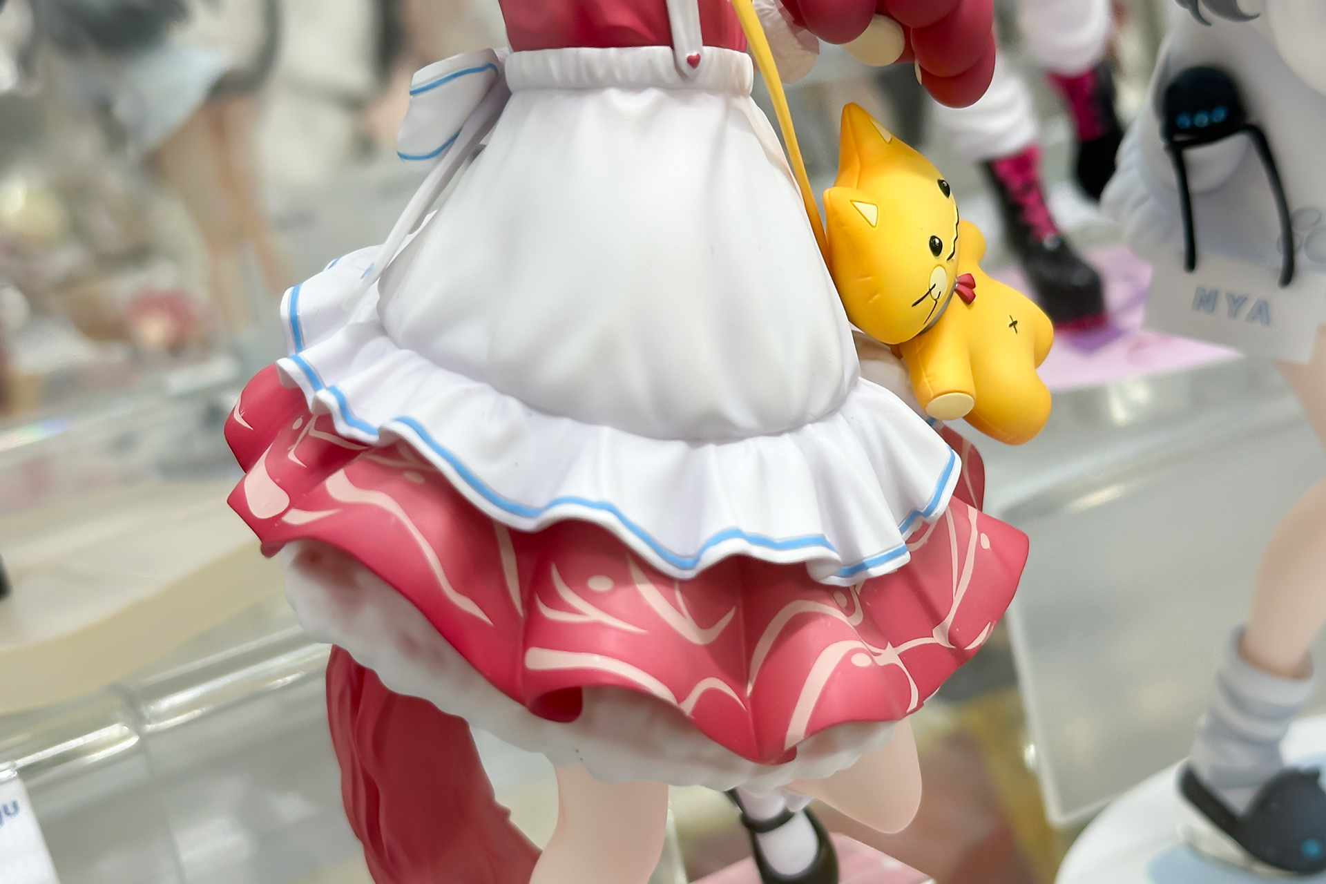 ひらひらとした布のシワや質感も素晴らしい