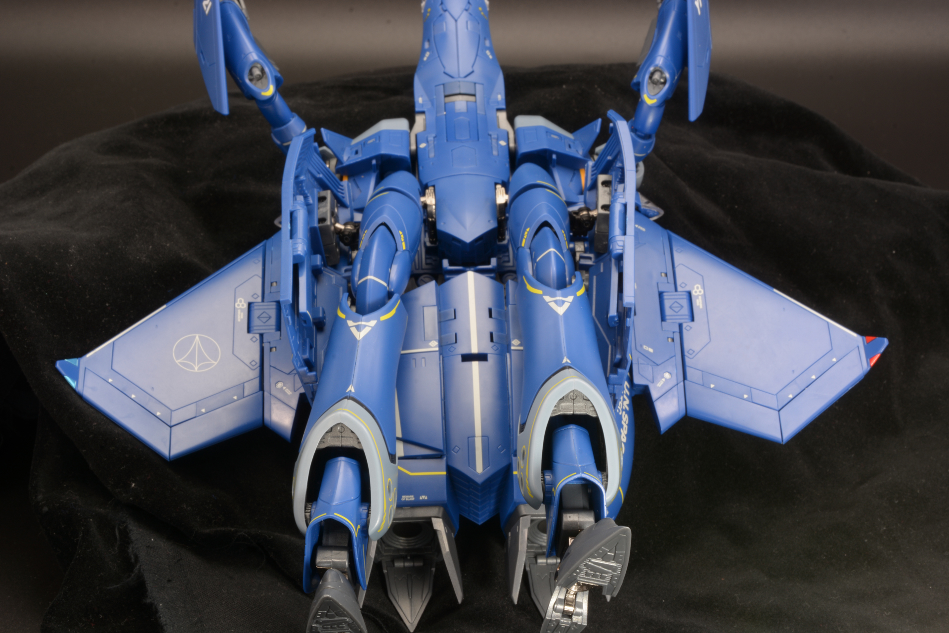 足を真っ直ぐにする