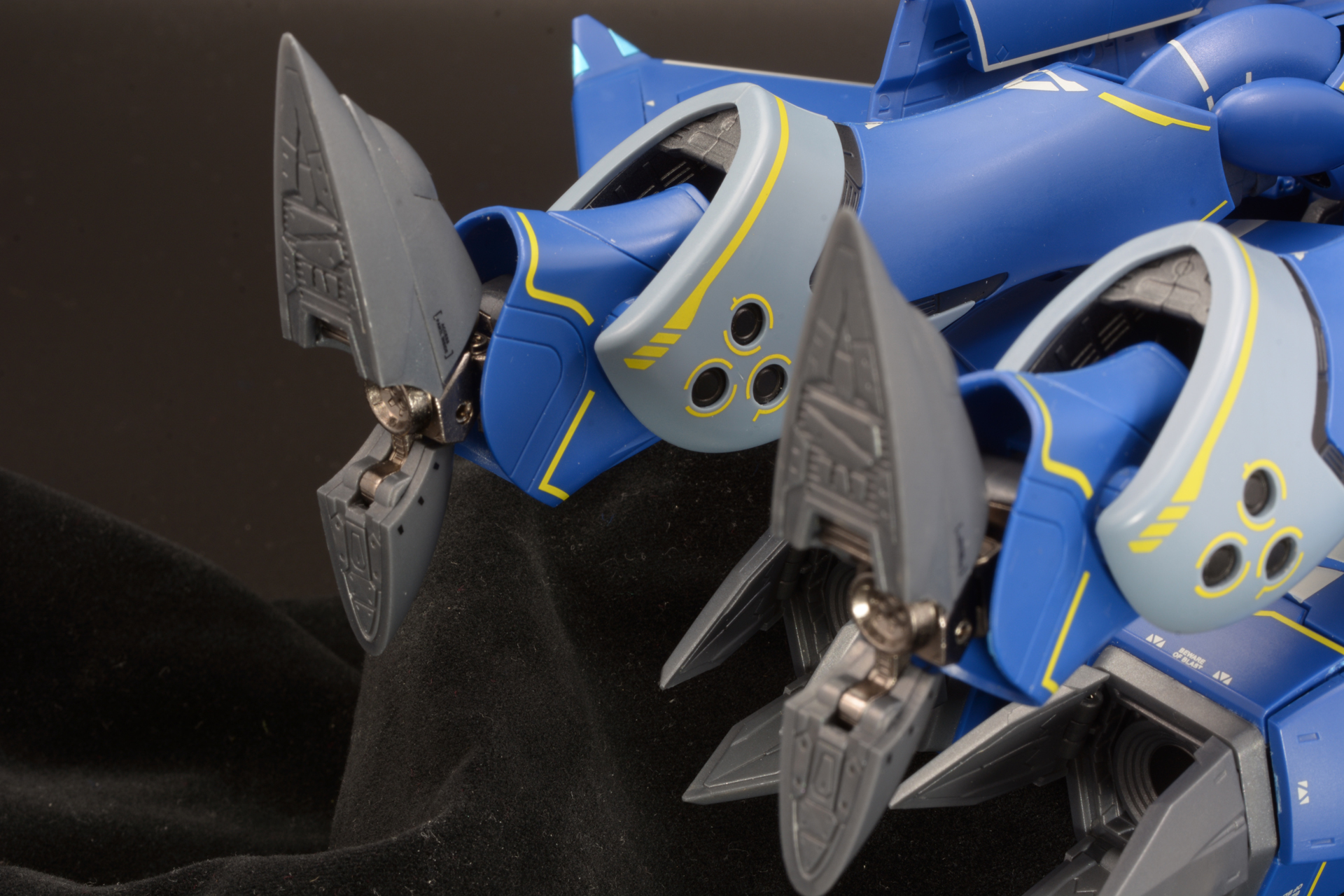 延長していた足首を押し戻す