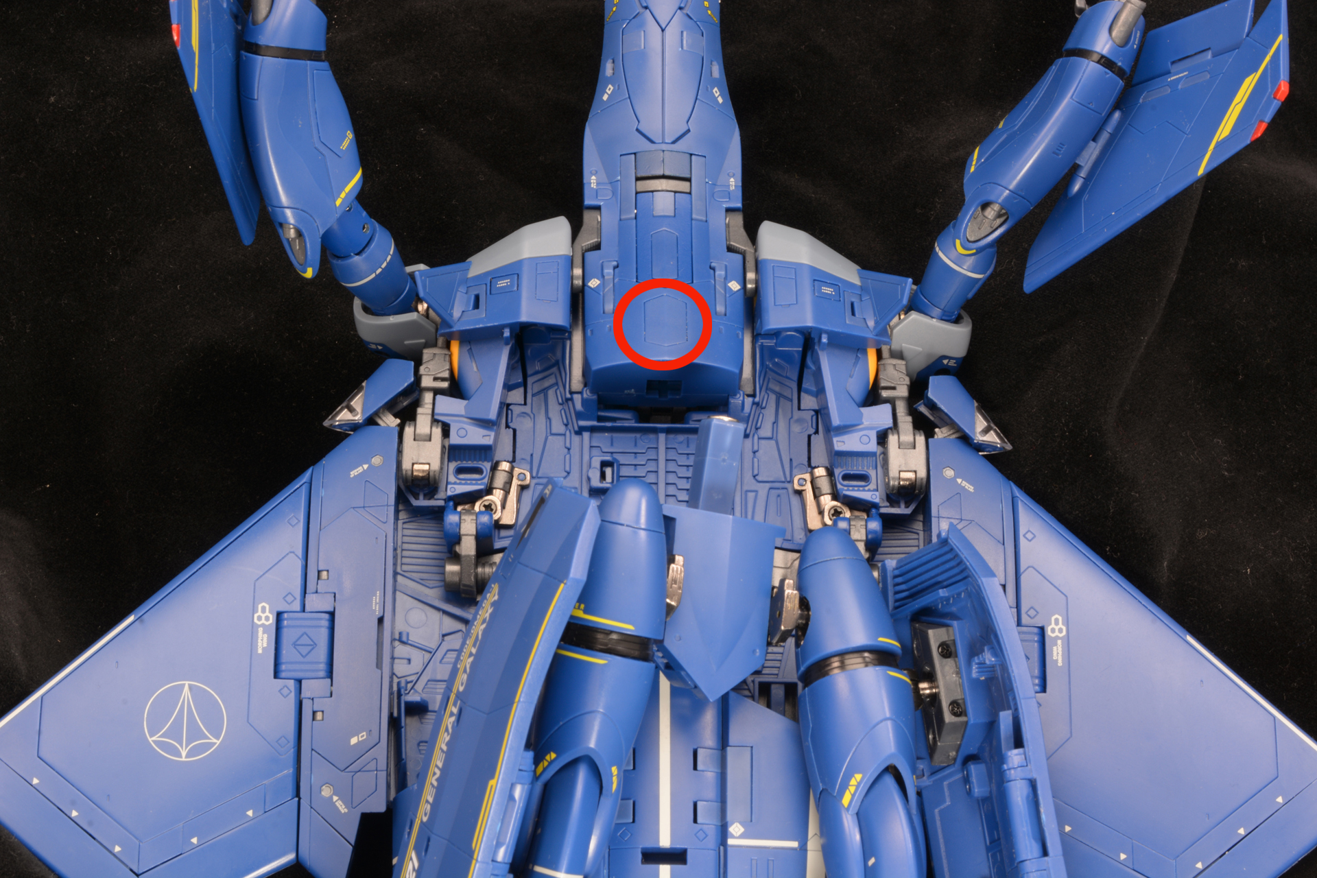 赤丸のロックボタンを押し込むことで足ブロックを引き抜けるようになる