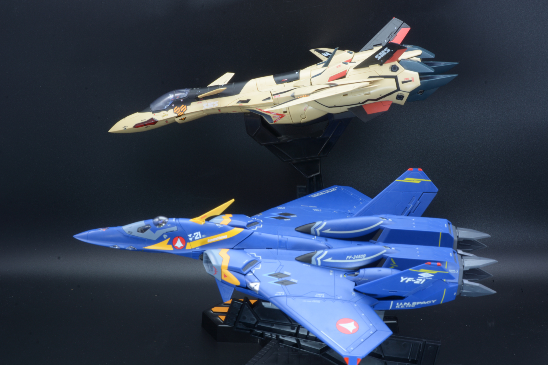 終盤の二機が並んで飛ぶシーン