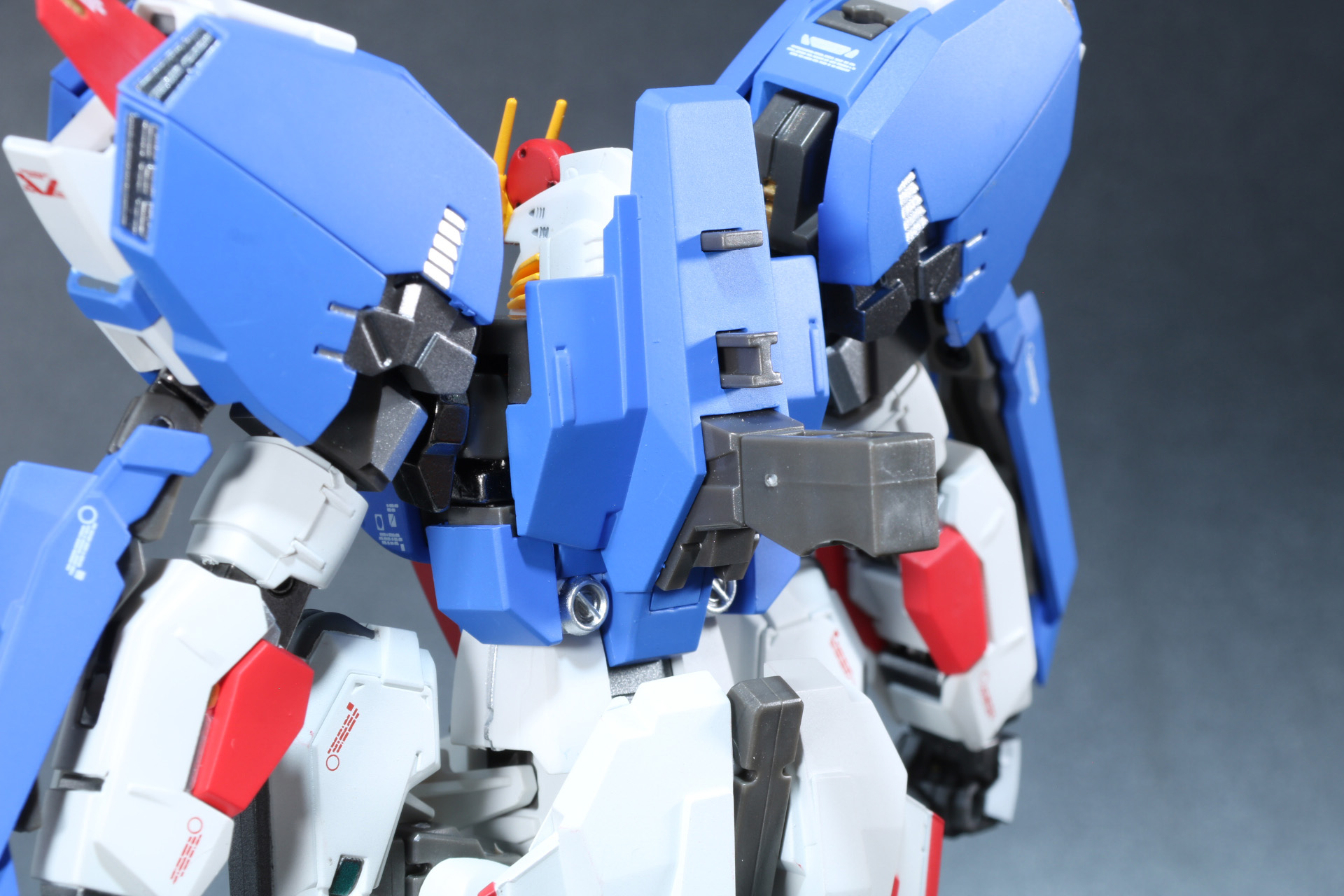 ディスプレイ用ジョイントパーツは下の丸い接続口に装着