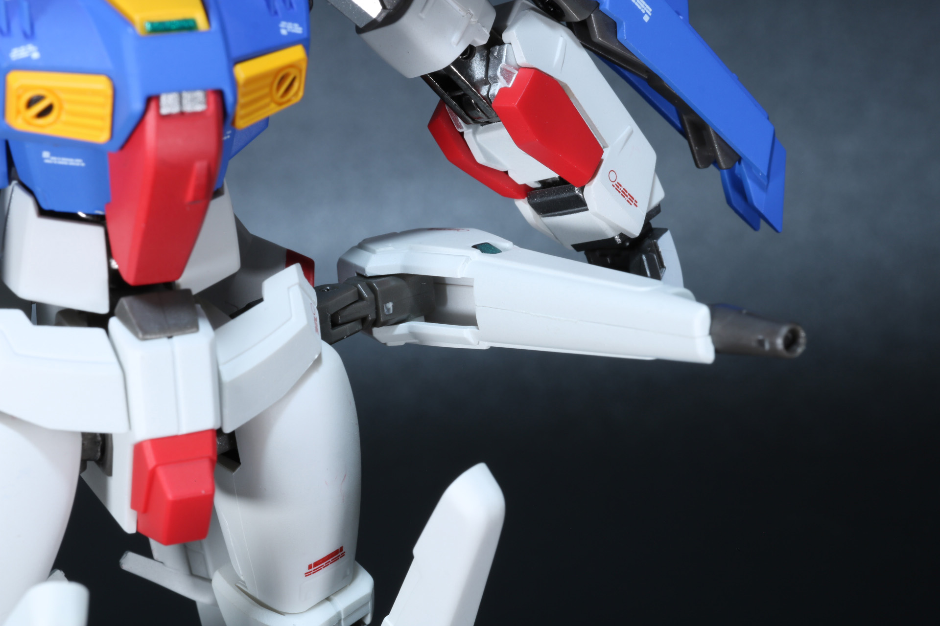 大腿部ビーム・カノンもフレキシブルに可動