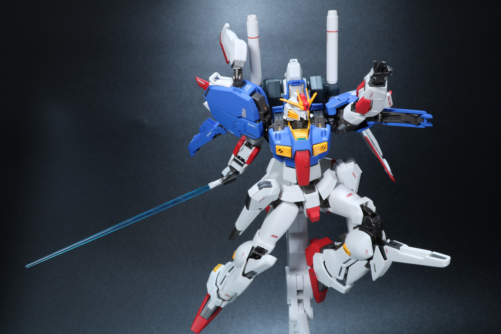 ビーム・サーベルによる白兵戦アクション