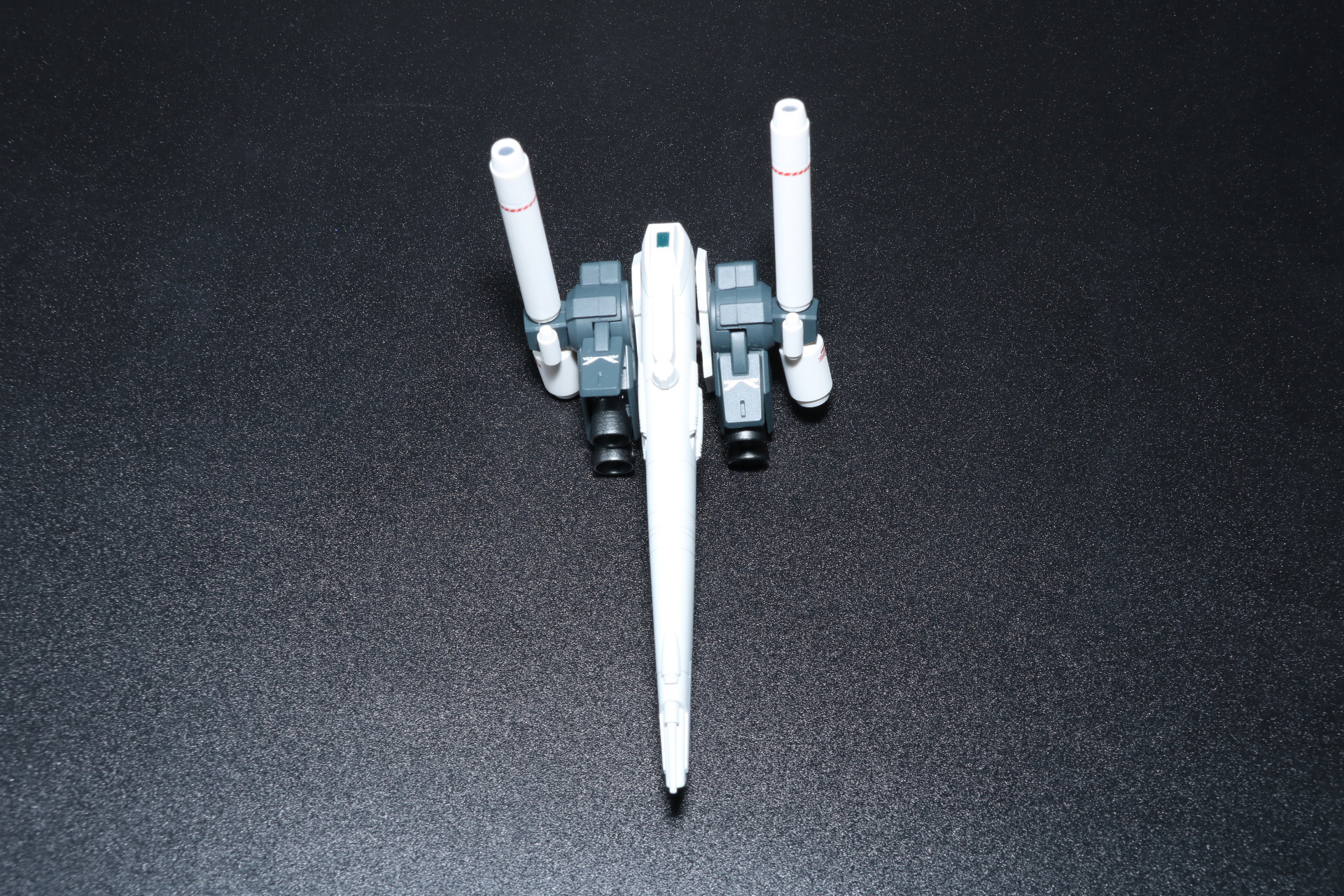 バックパックパーツの左右ノズルパーツを取り外し